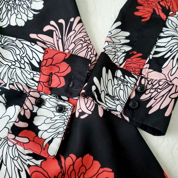 Guess Long Sleeve Button Down Black & Red Floral Print Shirt, Size Small - Picture 11 of 16